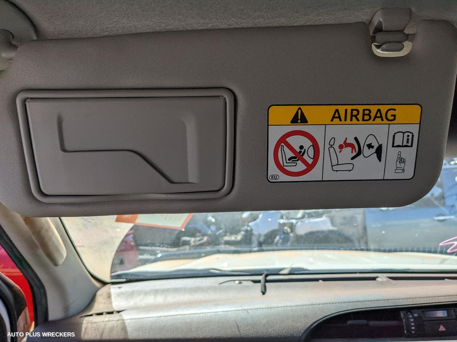 2019 Toyota Hilux Right Front Door Window