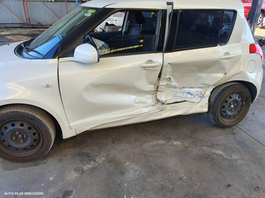 2010 Suzuki Swift Right Door Mirror