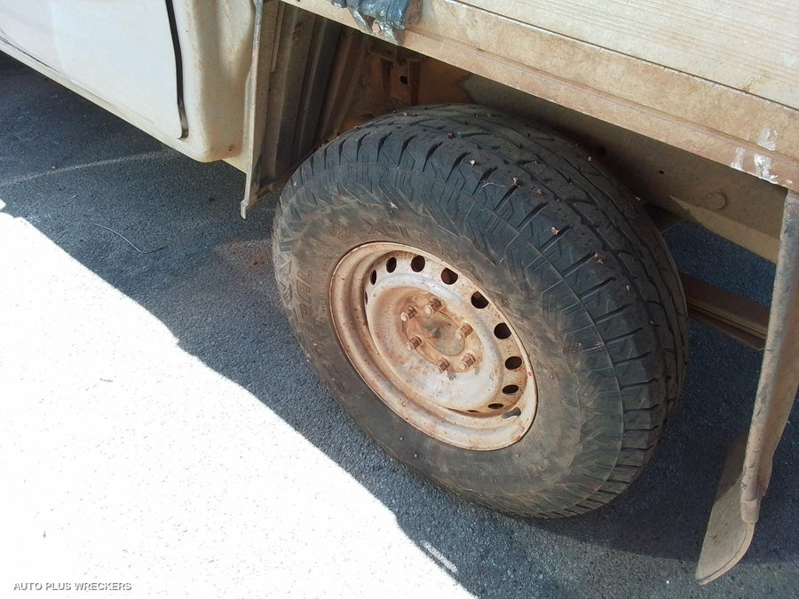 2013 Isuzu Dmax Grille