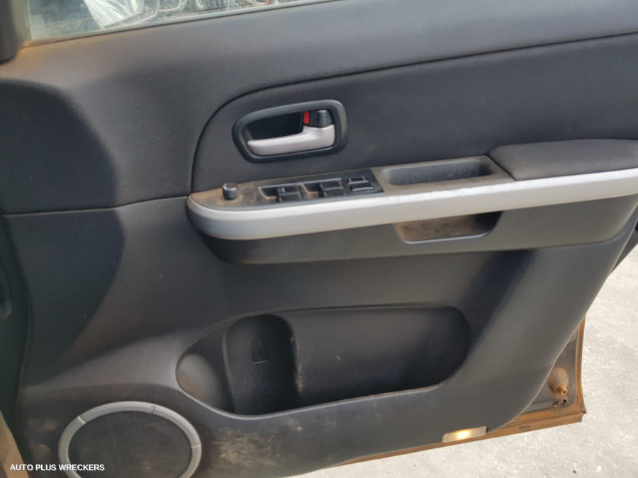 2006 Suzuki Vitara Right Front Door