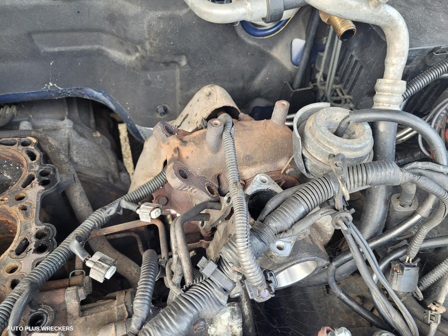 2009 NISSAN NAVARA BONNET HINGE STRUT