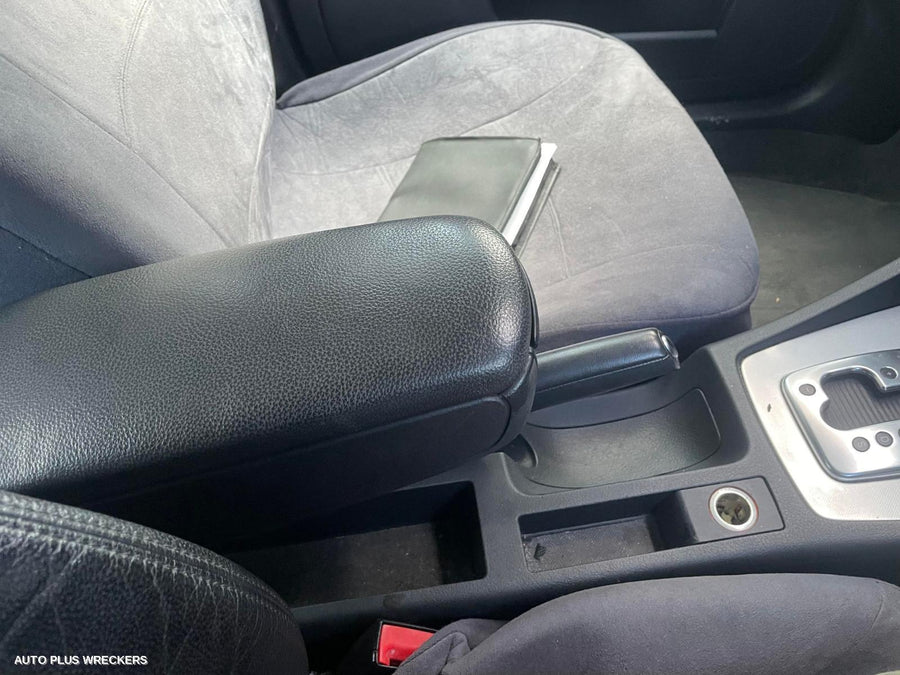 2008 Audi A4 Left Rear Door Sliding