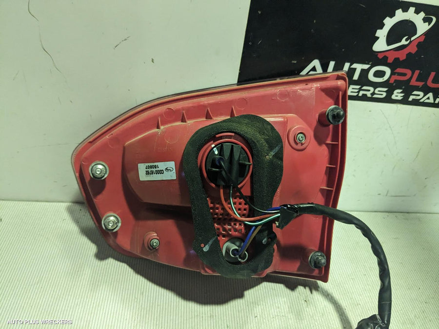 2022 Ldv G10 Rear Garnish