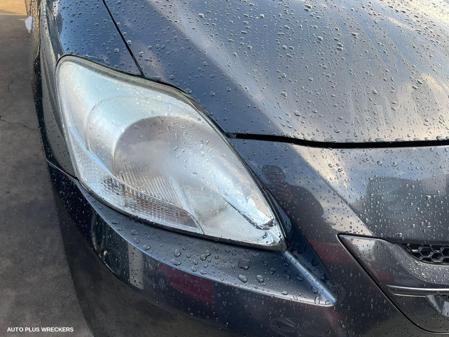 2008 Toyota Yaris Sunvisor