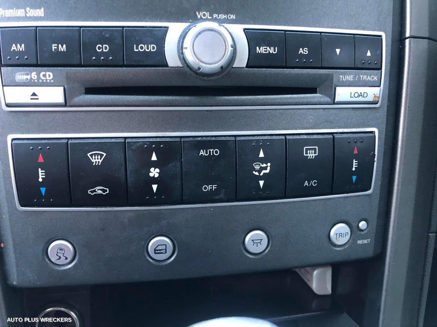 2006 FORD TERRITORY RIGHT FRONT DOOR