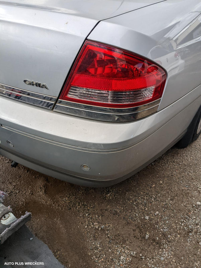 2007 FORD FAIRLANE LEFT FRONT DOOR