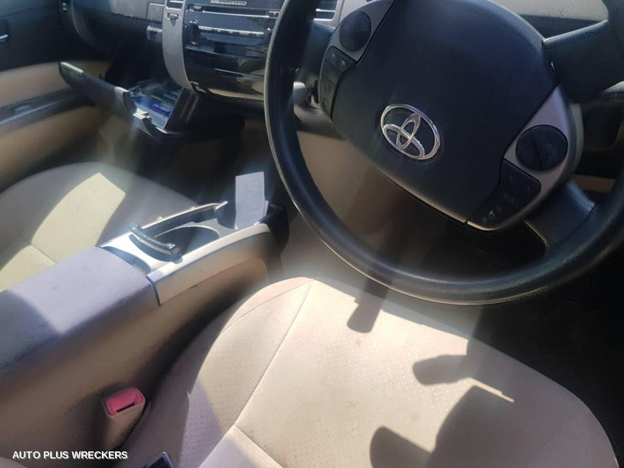 2005 Toyota Prius Left Front Door Window