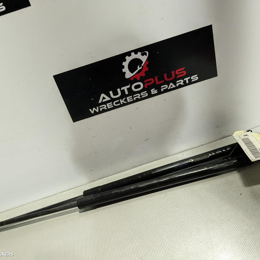 2009 Kia Carnival/grand Carnival Hatch Strut