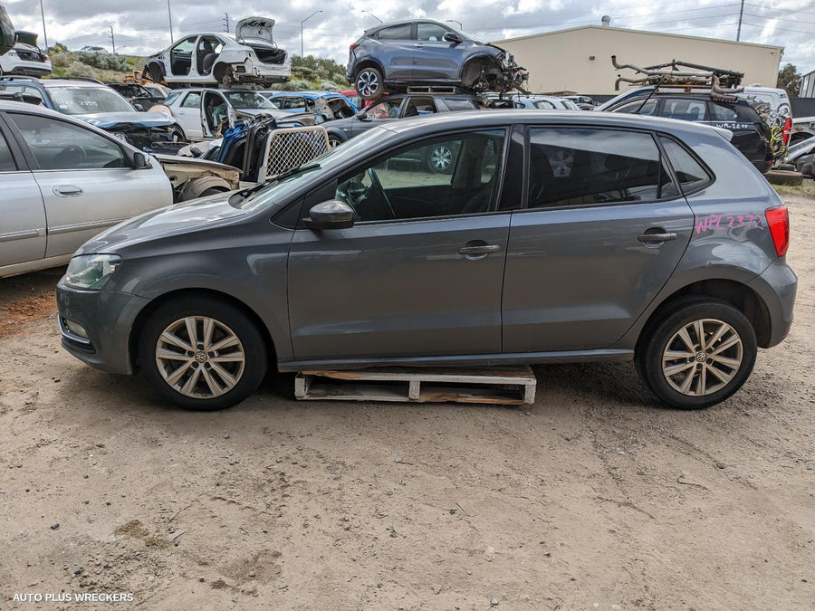 2015 Volkswagen Polo Left Taillight