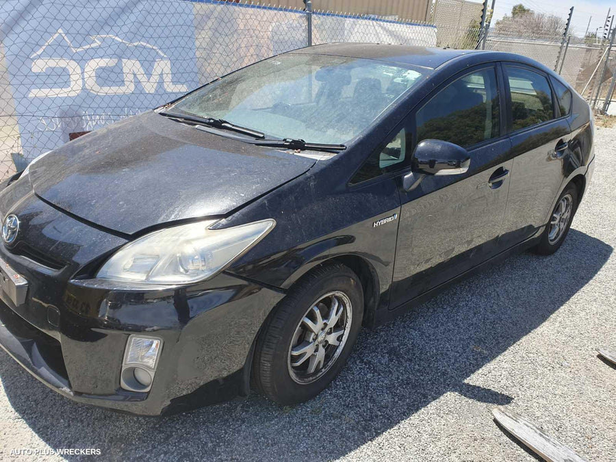 2010 Toyota Prius Left Headlamp