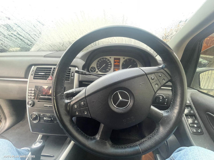 2006 Mercedes B Class Right Guard