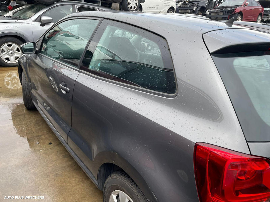 2011 Volkswagen Polo Right Taillight