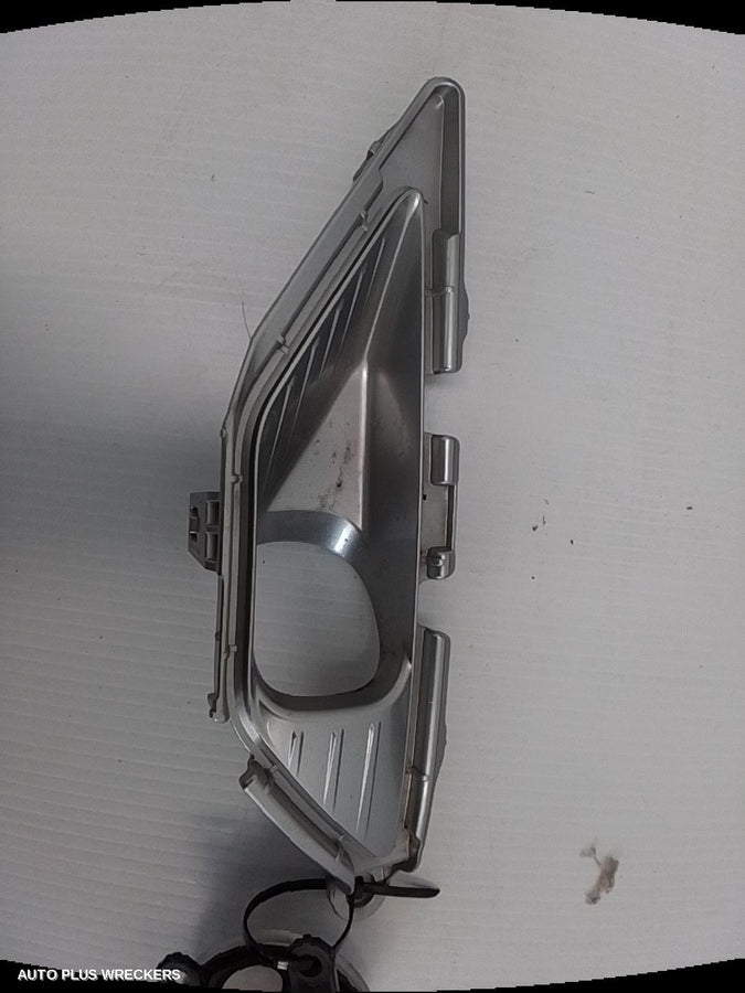 2021-2026 Mitsubishi Outlander Left Indicator Fog Side