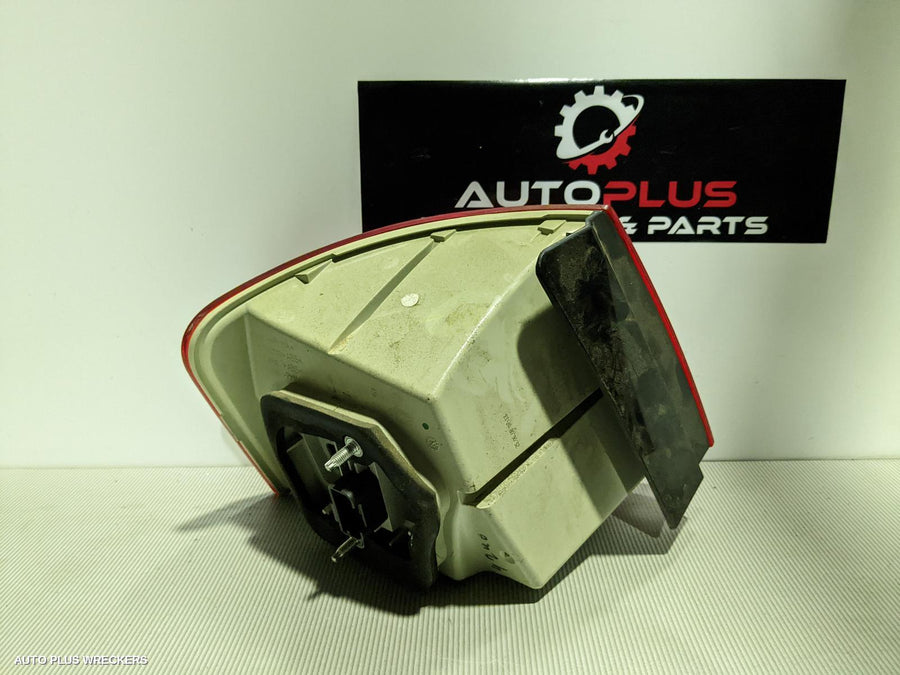 2009 Volkswagen Jetta Right Taillight