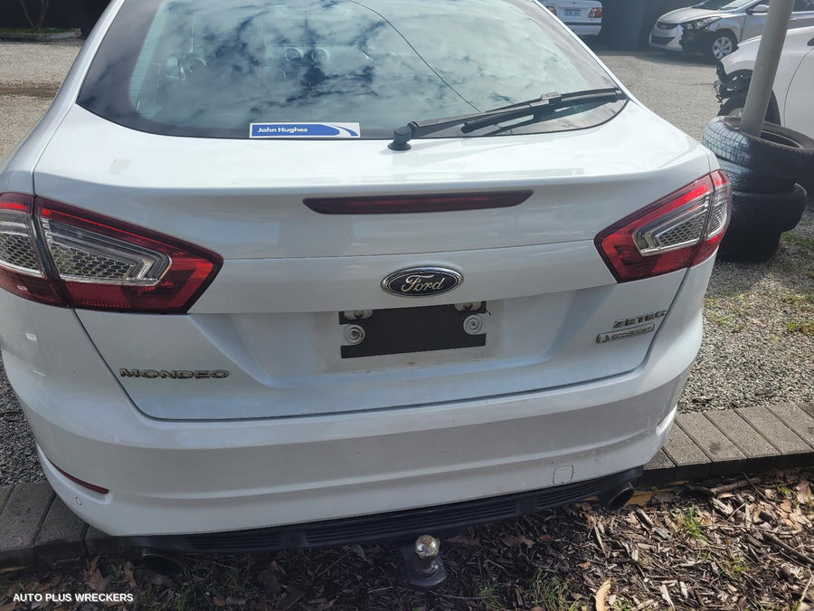 2012 Ford Mondeo Left Rear Door Sliding