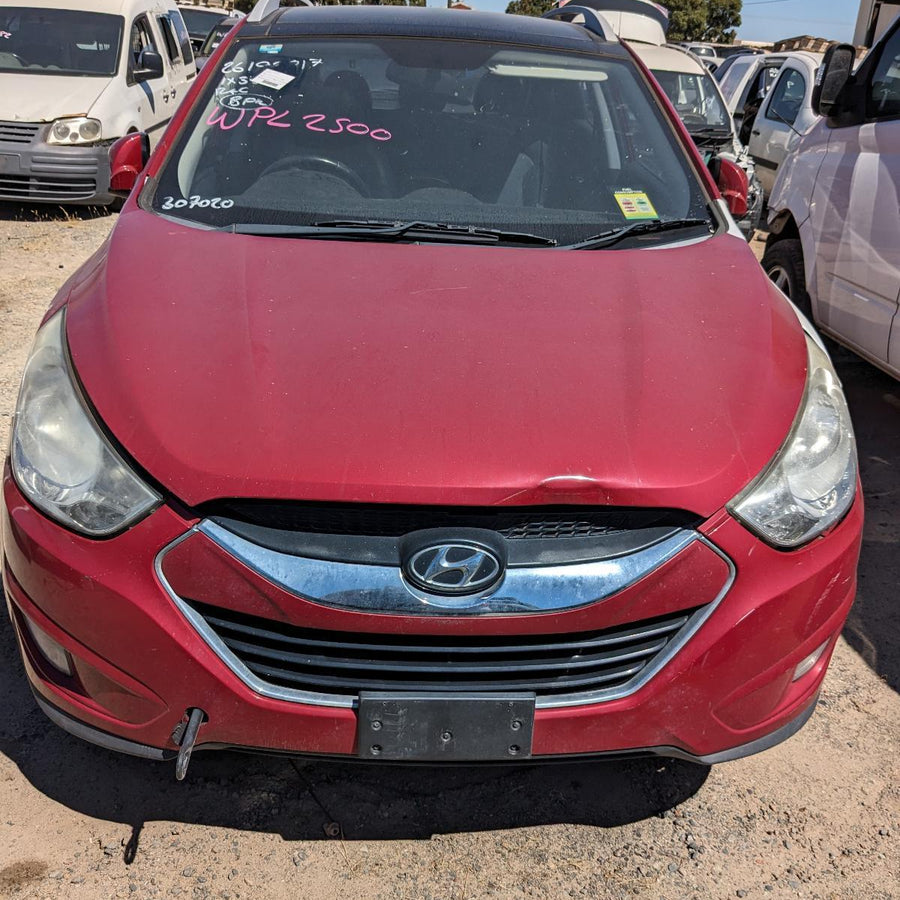 2010 Hyundai Ix35 Left Front Door