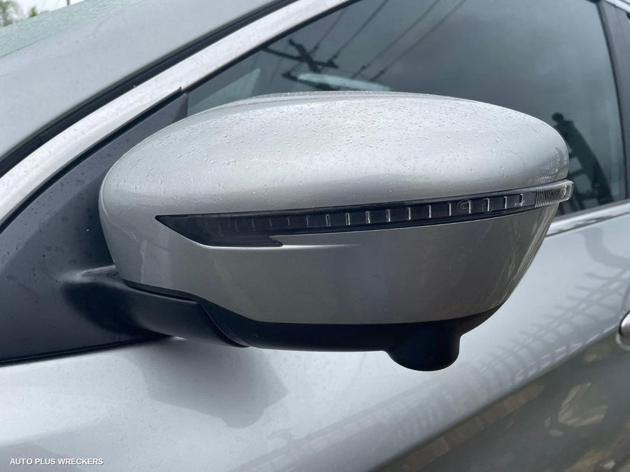 2021 Nissan Qashqai Right Front Door Window