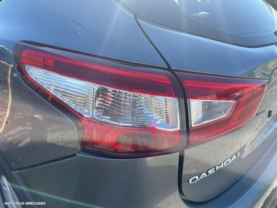 2017 NISSAN QASHQAI LEFT FRONT DOOR WINDOW