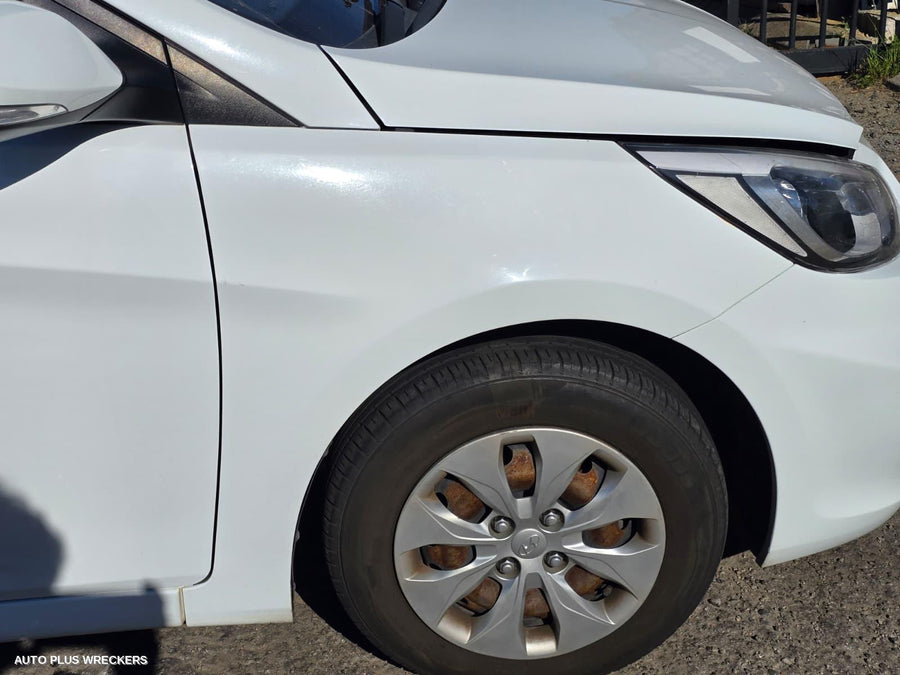 2011-2019 Hyundai Accent Left Front Door Window
