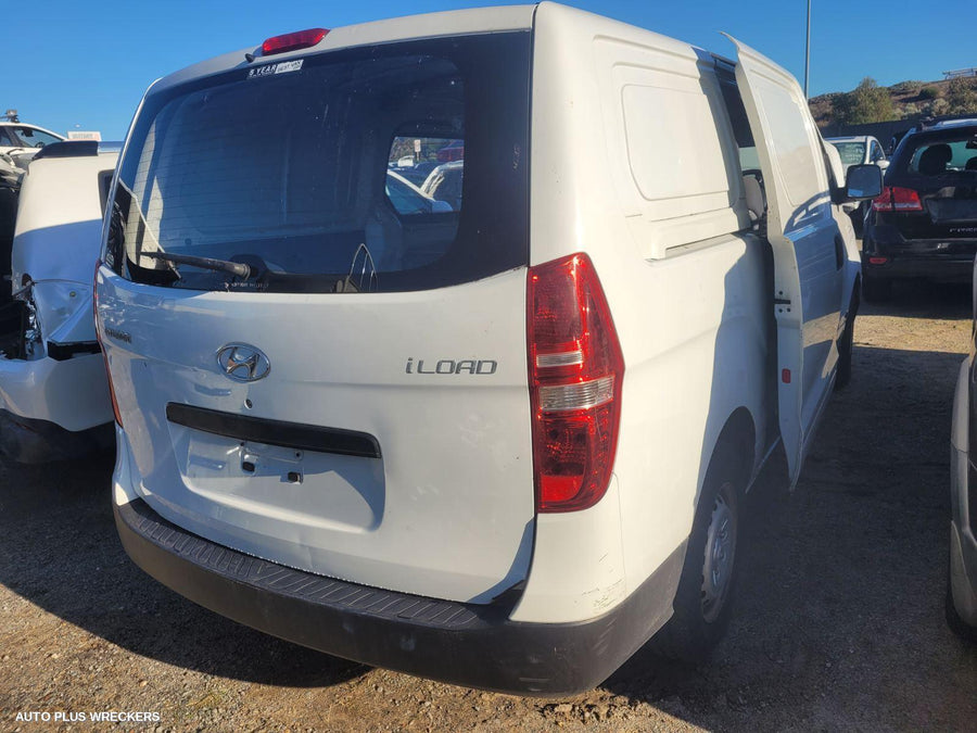 2010 Hyundai Iload/imax Left Door Mirror