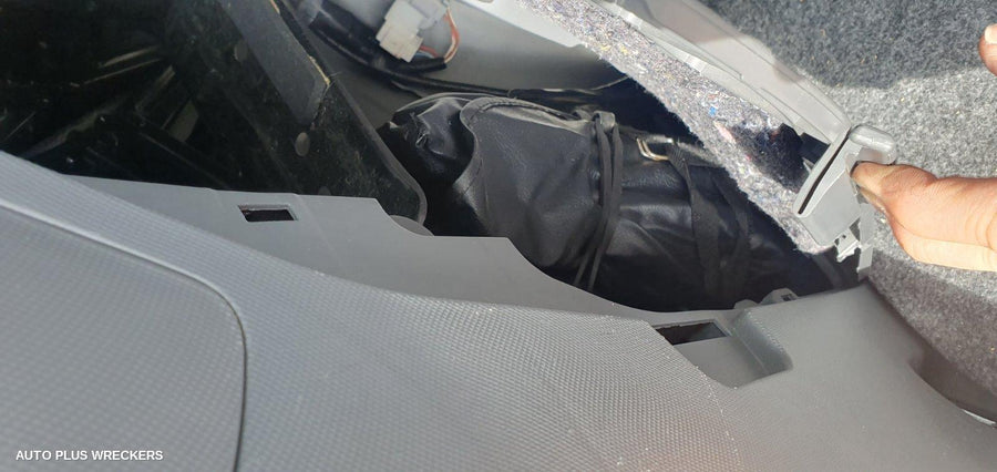 2010 Toyota Tarago Left Rear Door Window