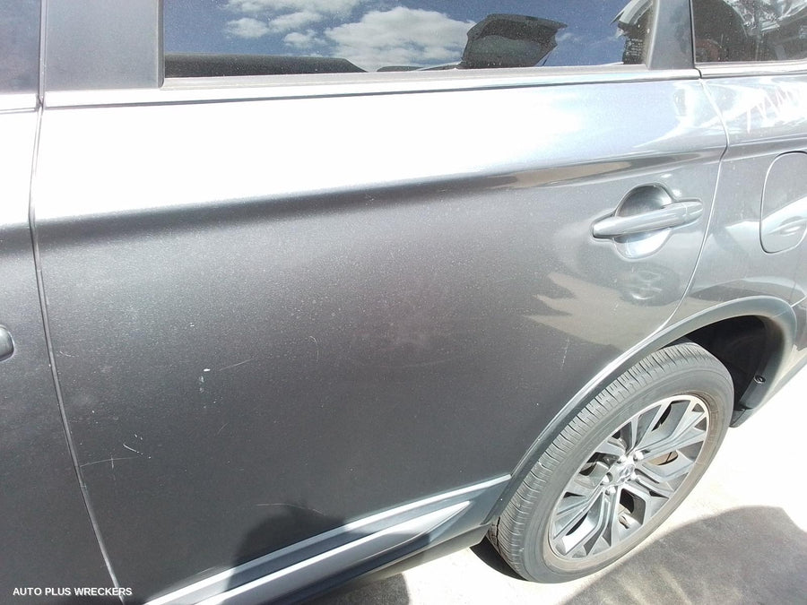 2017 Mitsubishi Outlander Right Front Hub Assembly