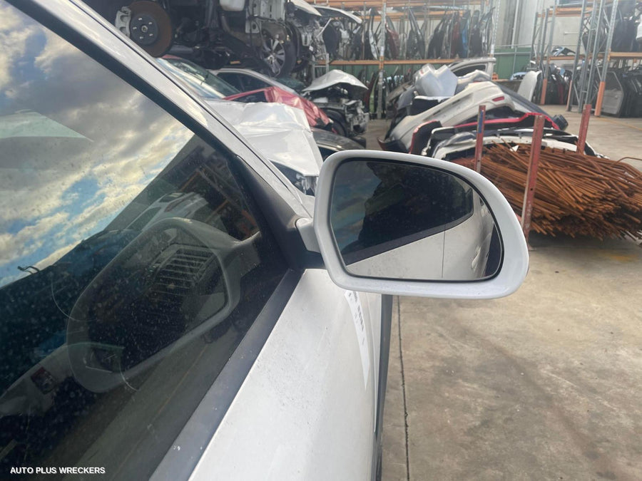 2010 Skoda Octavia Left Front Door