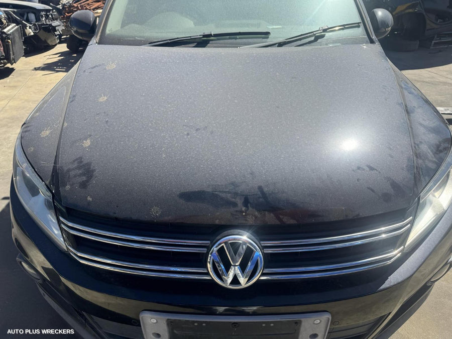 2012 Volkswagen Tiguan Console