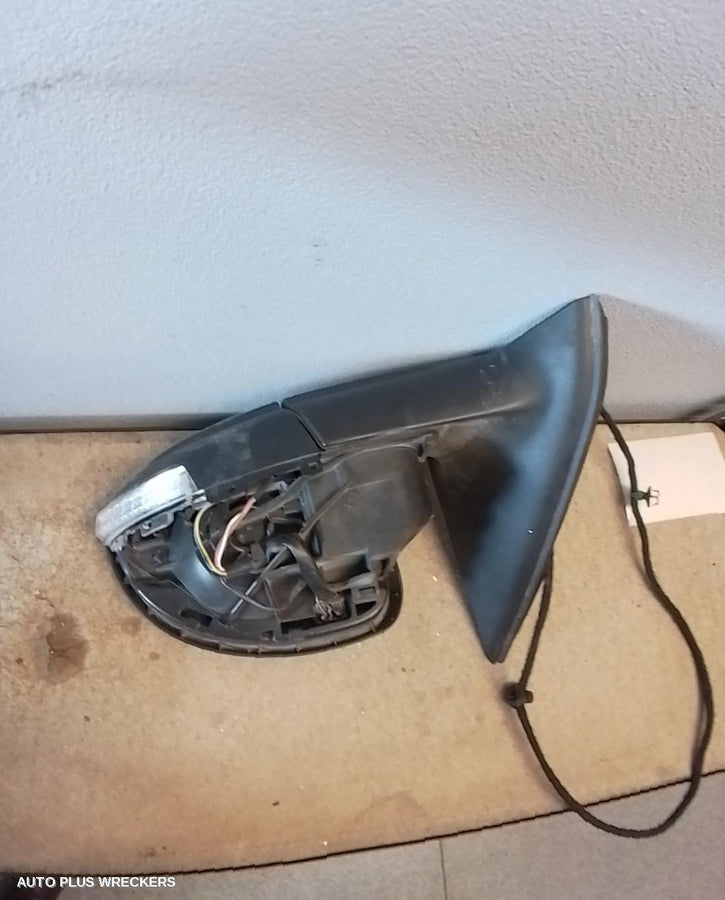 2008-2016 Volkswagen Tiguan Left Door Mirror