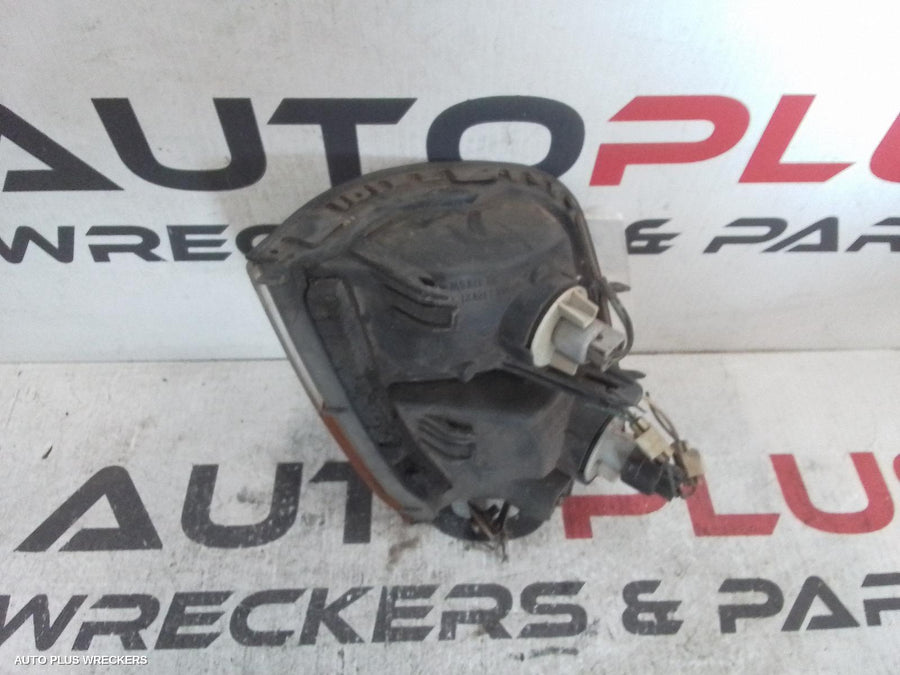 1991-1998 Mitsubishi Pajero Left Indicator Fog Side