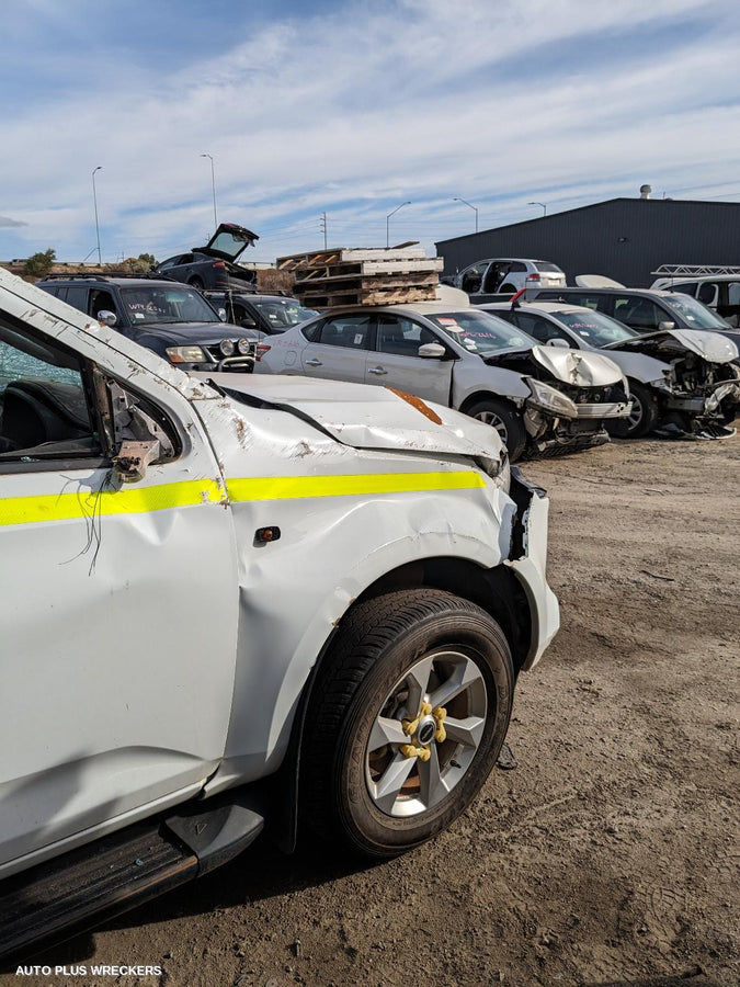 2023 Isuzu Mu-x Rear Garnish