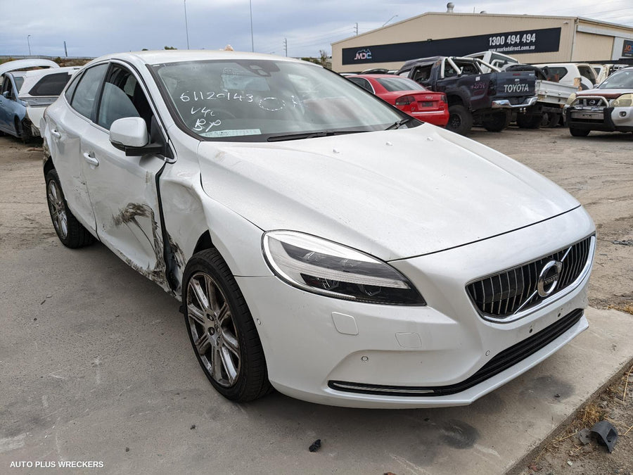 2016-2019 Volvo S40 Left Headlamp