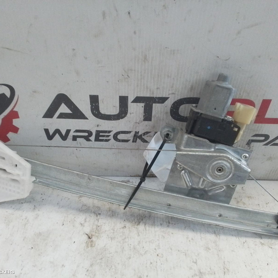 2016-2020 Ford Escape Right Rear Wnd Reg Motor