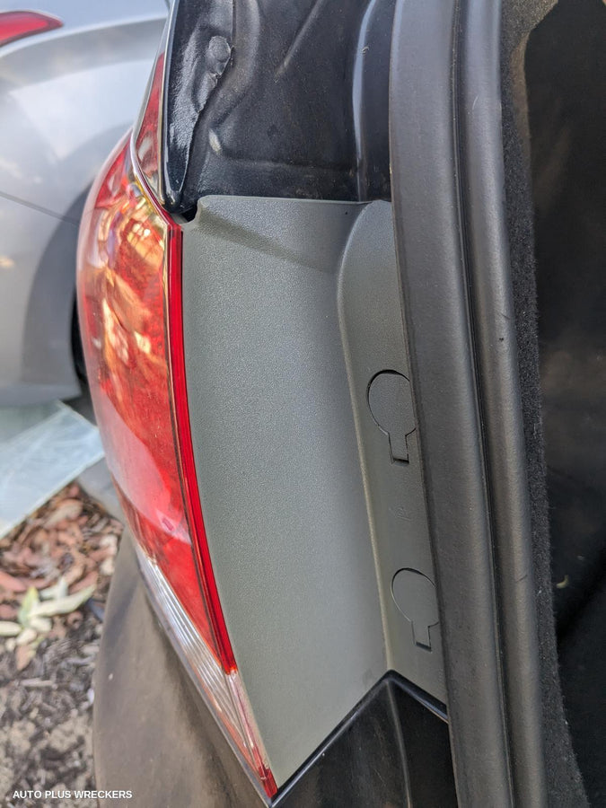 2010 Holden Cruze Left Taillight