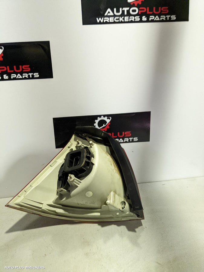 2006 Volkswagen Golf Right Taillight