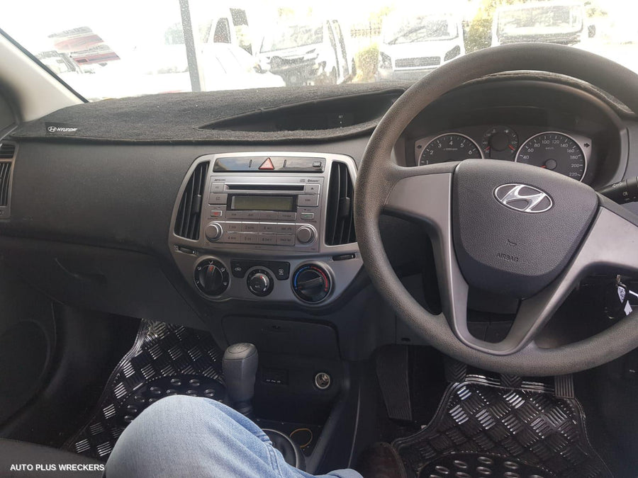 2014 HYUNDAI I20 LEFT FRONT WINDOW REG MOTOR