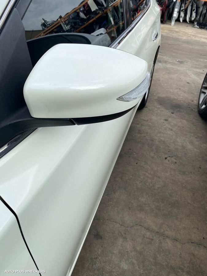 2013 Nissan Pulsar Left Taillight