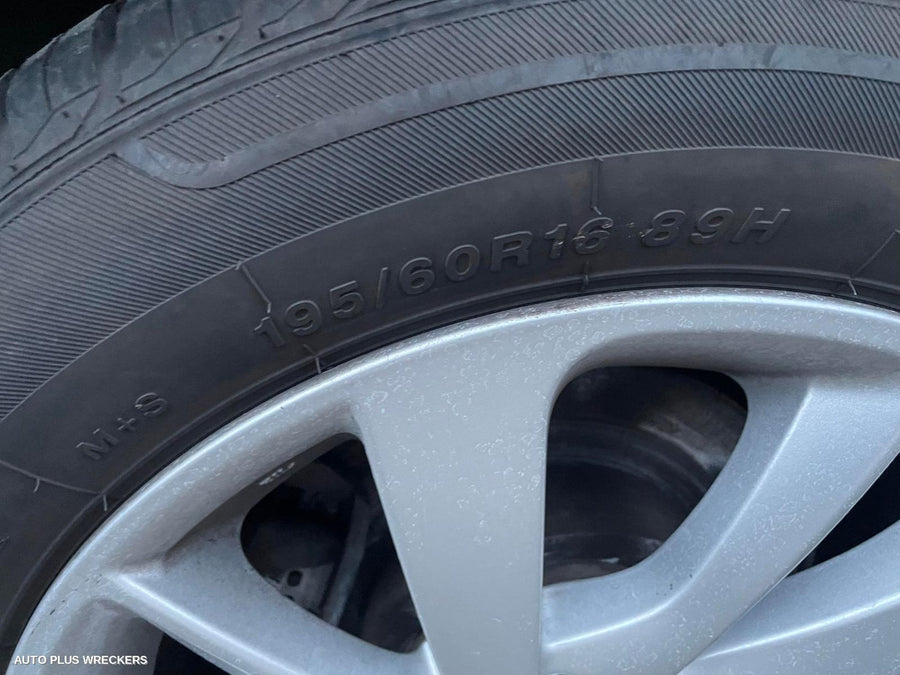 2013 Nissan Pulsar Right Guard