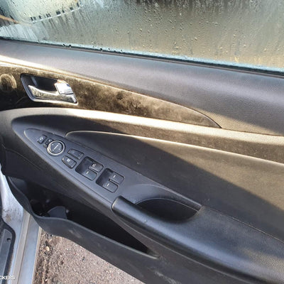 2010-2014 Hyundai I45 Left Front Door