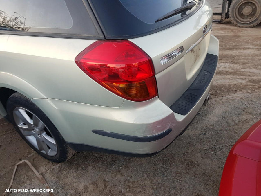 2004 Subaru Outback Left Guard