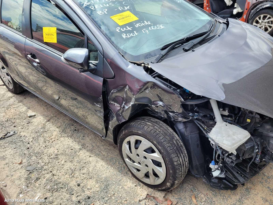 2015 Toyota Prius Left Taillight