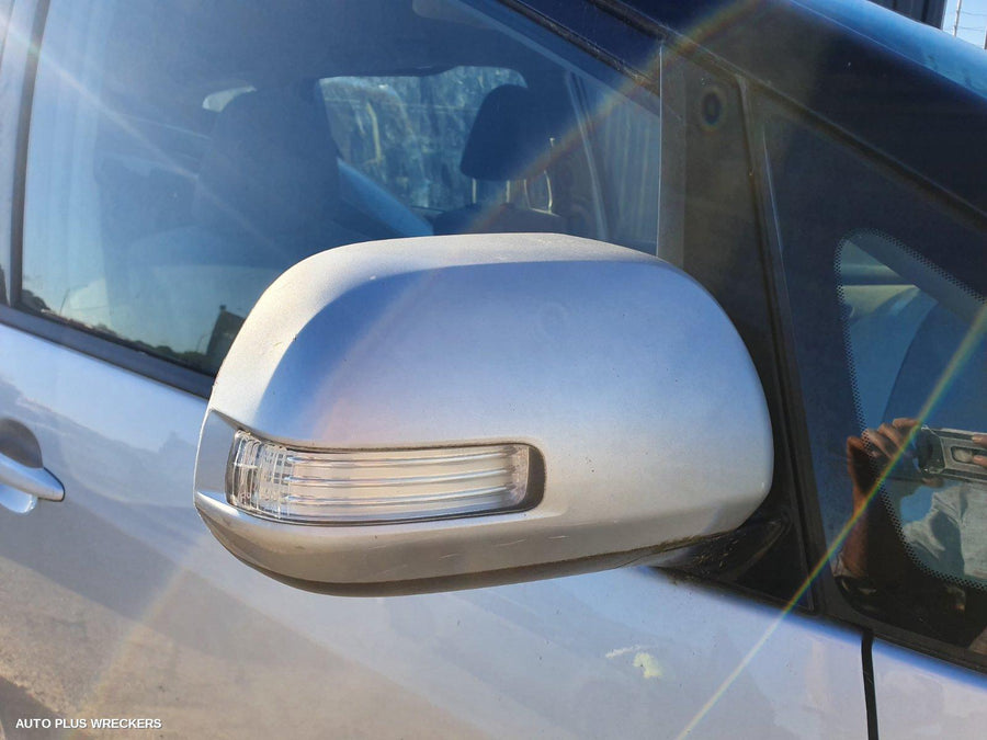 2007 Toyota Tarago Right Taillight