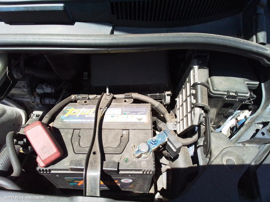 2007 TOYOTA TARAGO LEFT REAR DOOR SLIDING