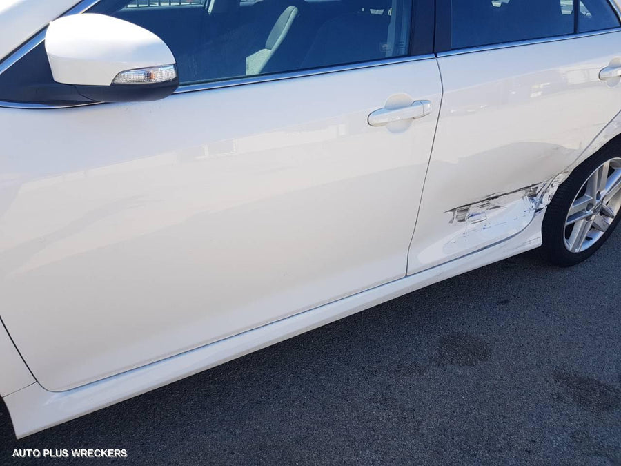 2013 Toyota Camry Left Rear Door Window