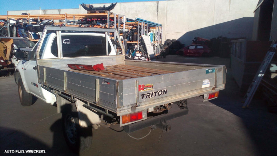 2007 Mitsubishi Triton Right Front Window Reg Motor