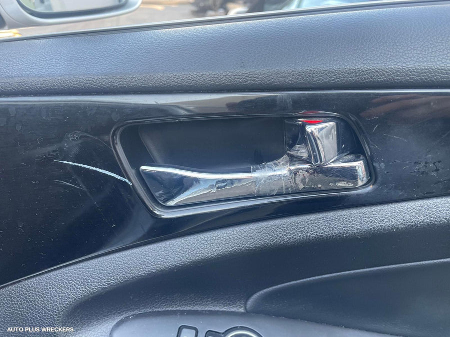 2011 Hyundai I45 Door Handle