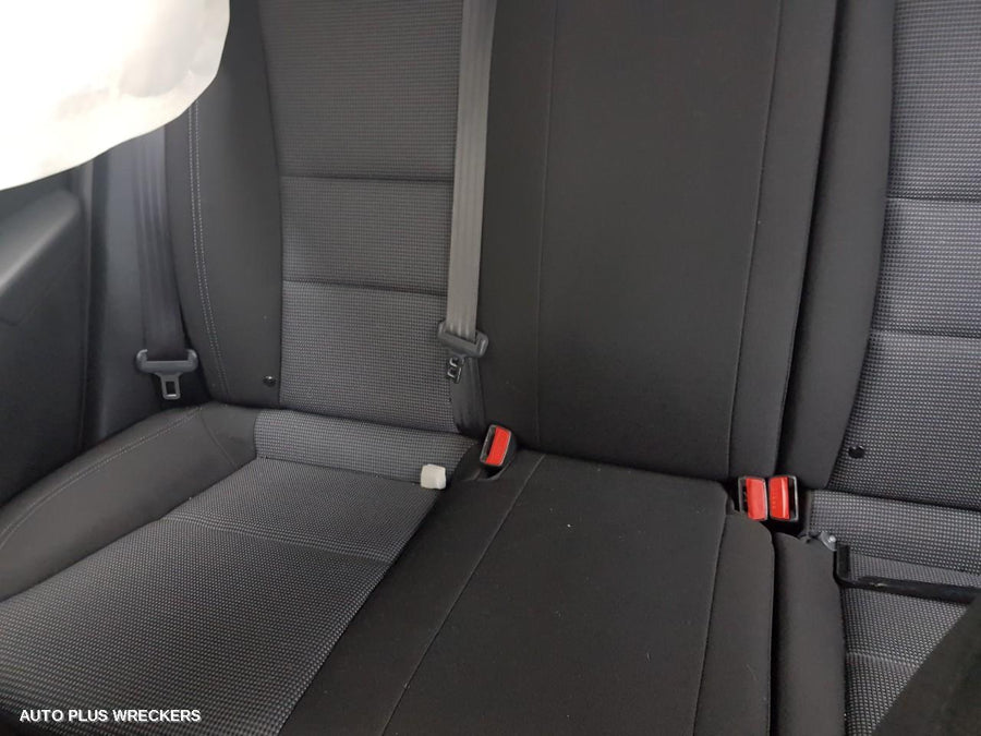 2013 Hyundai I30 Left Front Door Window