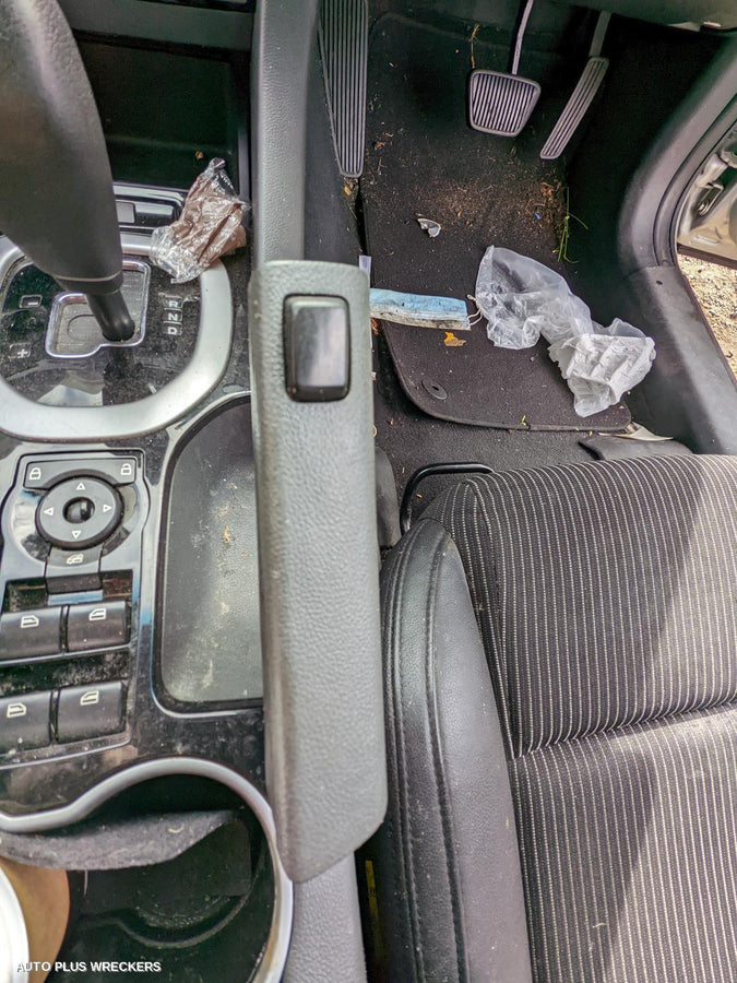 2013 Holden Commodore Left Front Hub Assembly