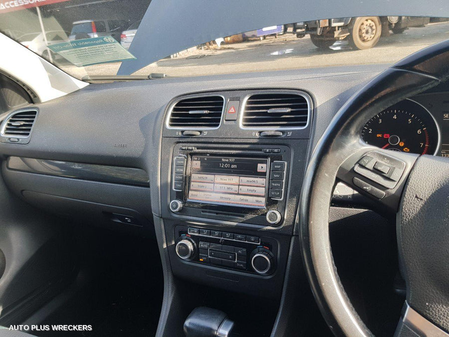 2009 Volkswagen Golf Instrument Cluster