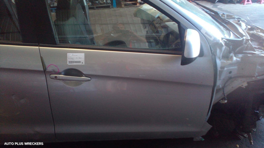 2011 Mitsubishi Asx Right Front Door
